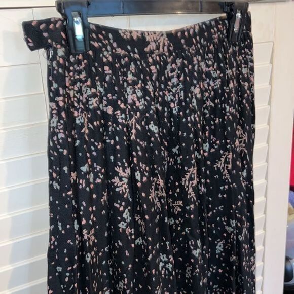 Classic 1980s Floral pleated skirt - Picture 5 of 7